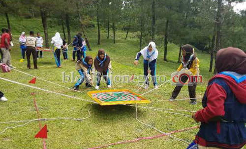 MAN 2 Bojonegoro Gelar Outbond Family Gathering